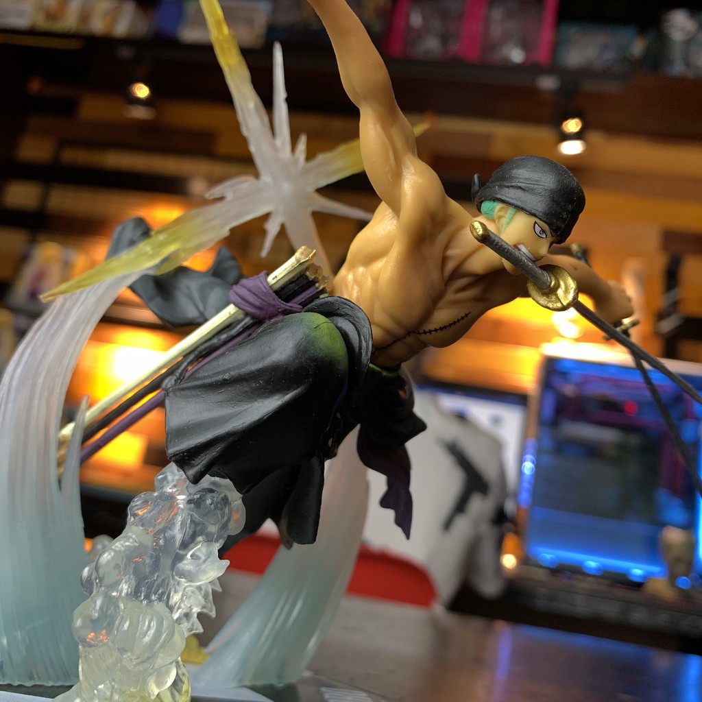 Mô Hình One Piece - Roronoa Zoro Battle Version