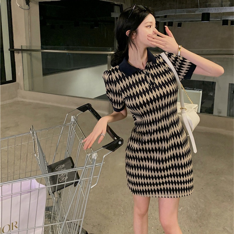 Đầm Cổ polo Tay Ngắn Màu Sắc Tương Phản Trẻ Trung Xinh Xắn