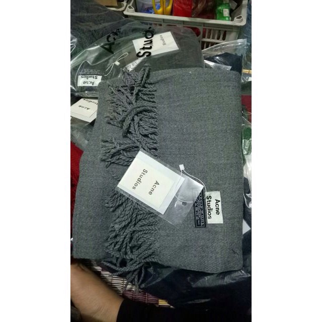 KHĂN ACNE STUDIO HÃNG GIÁ HẠT DẺ
