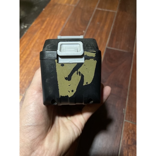 Pin 18v-6Ah đóng lại cell zin mới bao chất lượng