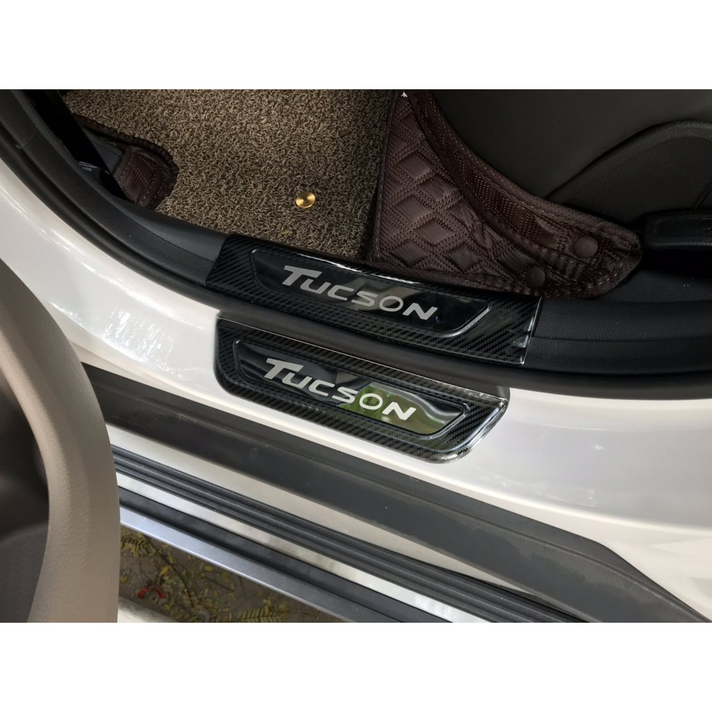 Trọn bộ ốp bậc cửa, bậc cửa Tucson 2016-2021 vân cacbon cao cấp