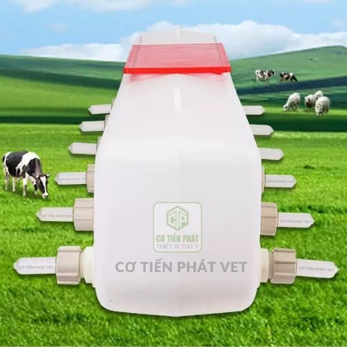 Bình bú sữa heo con, lợn con chất liệu nhựa dung tích 10 lít kèm 12 núm vú