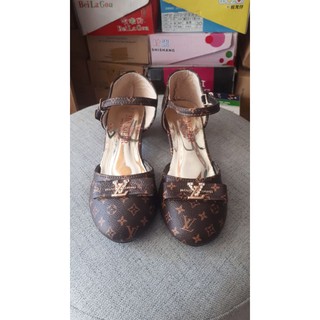 Giày bé gái sz 34-35