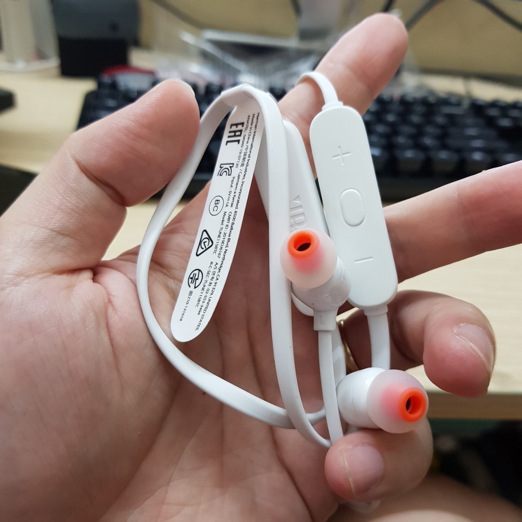 Tai nghe bluetooth JBL 115BT, đàm thoại lên đến 8h, màu trắng ngà, mới fullbox