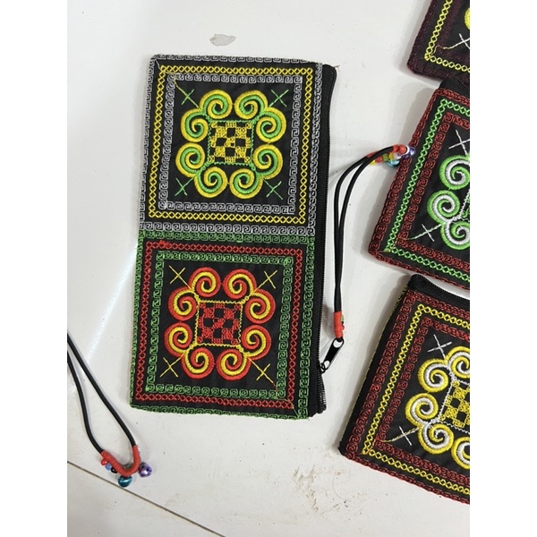 Ví Thổ cẩm thêu cầm tay