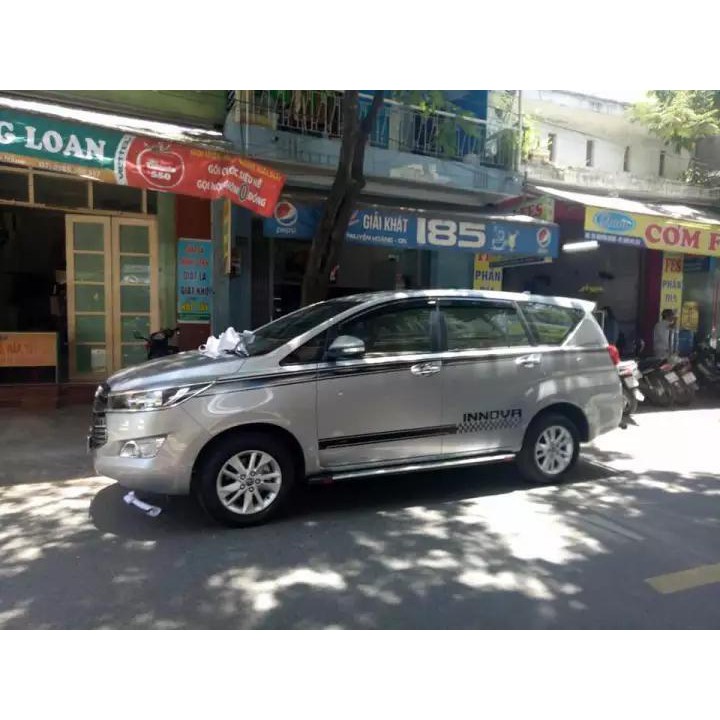 Tem Dán Xe Innova Đơn Giản