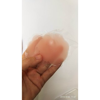 1 hộp 2 miếng dán ti silicon hình hoa mai