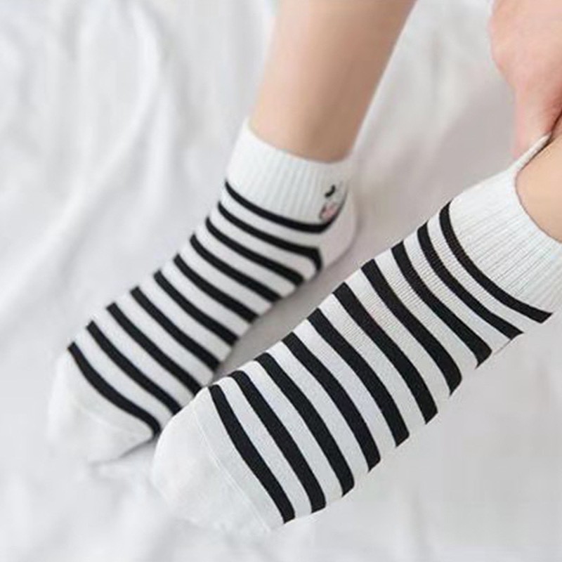 Tất cổ ngắn Pohanu dành cho nữ hoạt tiết bò sữa phong cách hàn quốc rẻ TN130