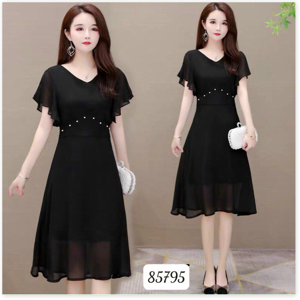 ĐẦM VOAN Y ĐƯỢC THIẾT KẾ HỌA TIẾT TRƠN NHƯNG KHÔNG KÉM PHẦN  SANG TRỌNG,ĐĂC BIỆT ĐƯỢC LÀM BẰNG CHẤT LIỆU VÃI THOÁNG MÁT