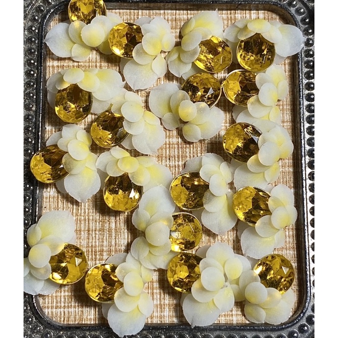 Hoa Bột -Hoa Cúc Ôm Đá - Giá 1 Bông