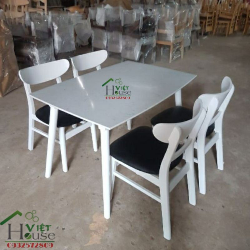 Bàn đá xuất Hàn 1m2 4 ghế