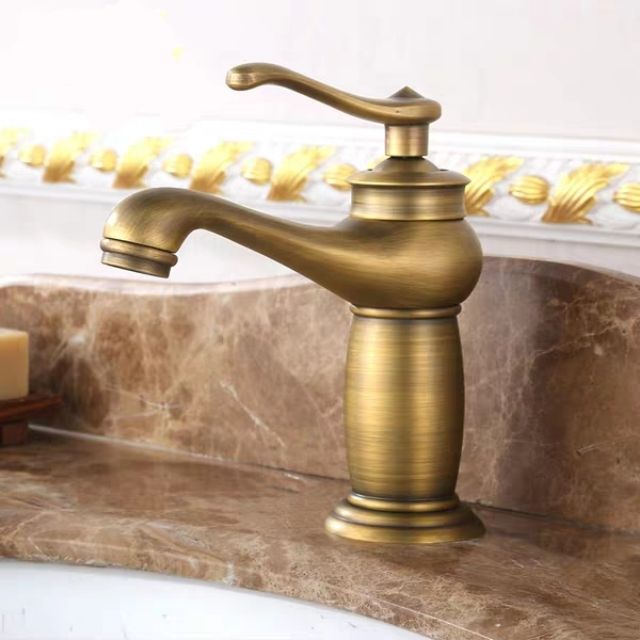 Vòi lavabo đồng cổ điển nóng lạnh kiểu dáng đèn thần