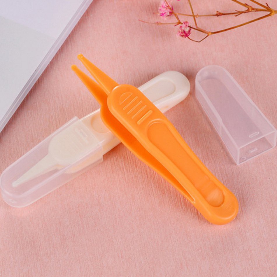 Nhíp vệ sinh tai/ mũi bằng nhựa an toàn dành cho trẻ em