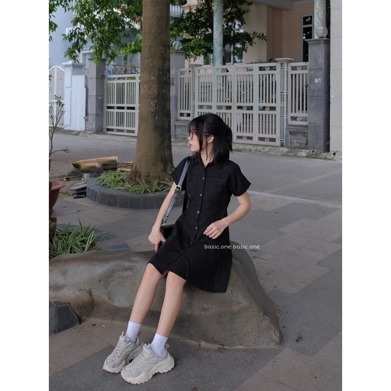 Váy cổ đức chiết eo dáng ngắn Bazic one | BigBuy360 - bigbuy360.vn