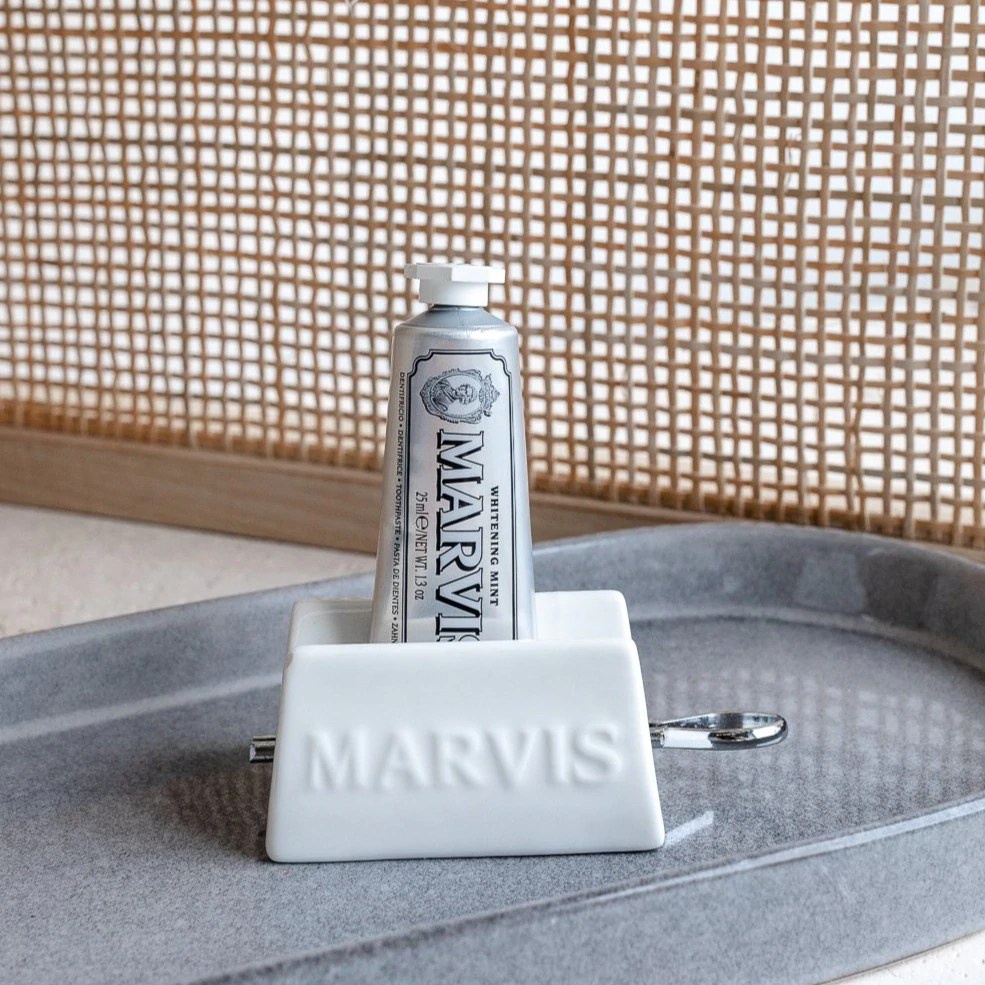 Đế ép kem đánh răng Marvis - MARVIS TOOTHPASTE SQUEEZER