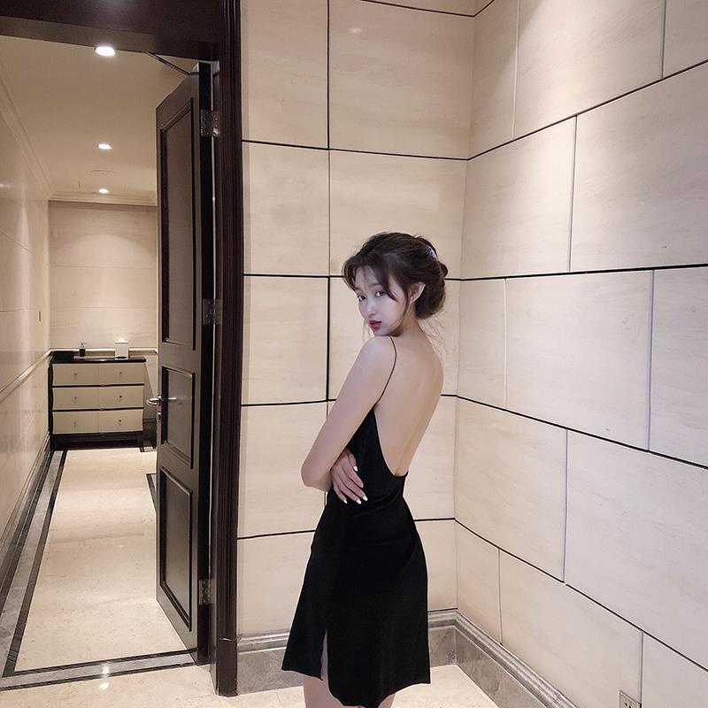 Đầm Hai Dây Cổ Chữ V Chất Liệu Nhung Quyến Rũ Thời Trang Mùa Xuân