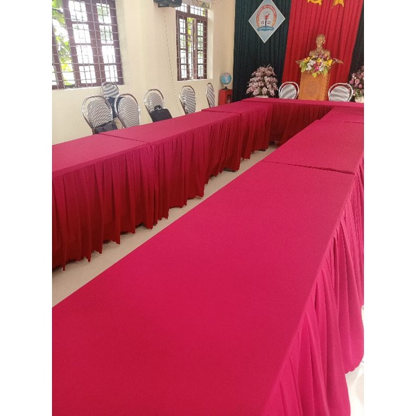 Khăn trải bàn giáo viên.