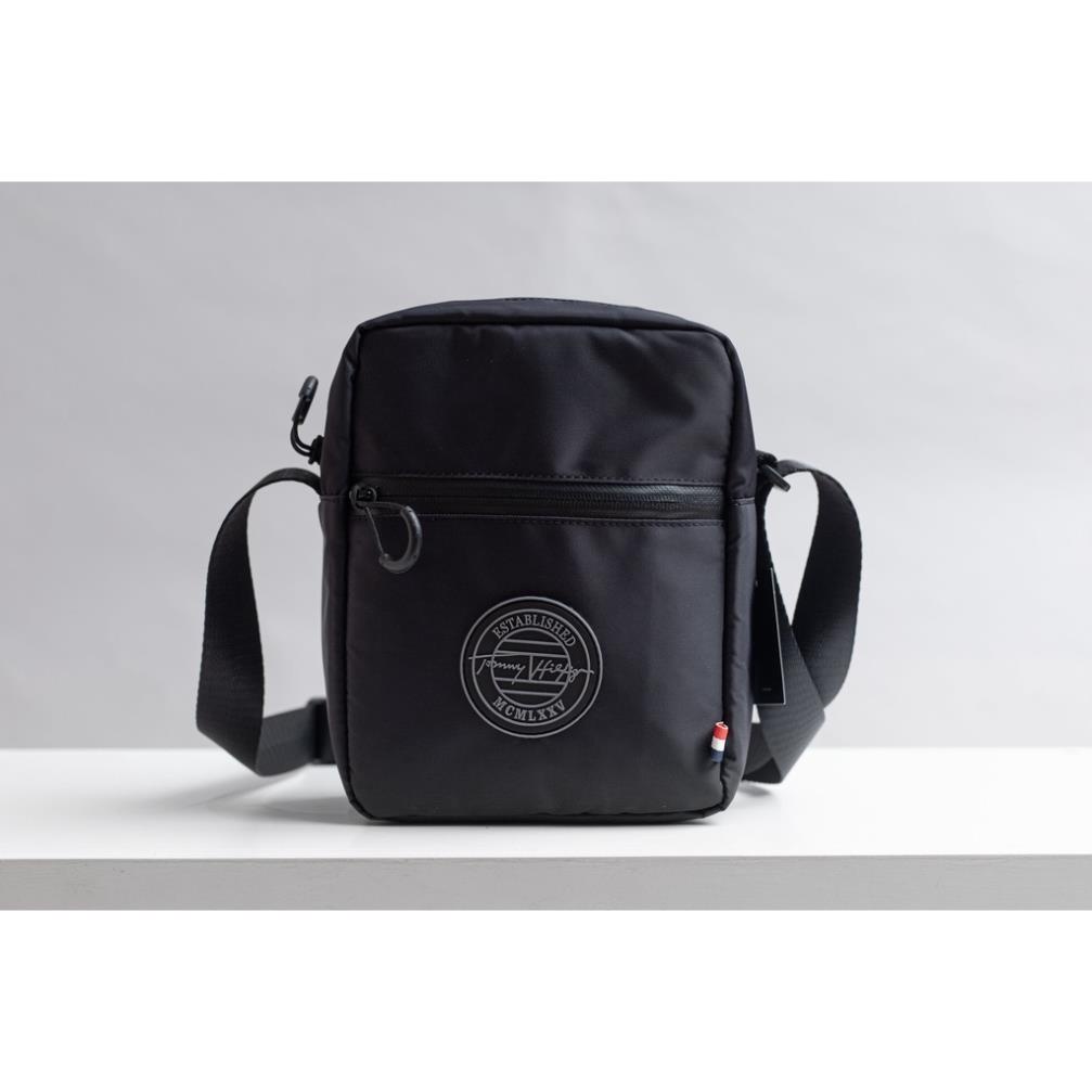 Túi đeo chéo Tommy Hilfiger Waist Bags logo cao su 3D nổi, chất vải canva cao cấp chống thấm