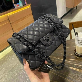 Túi đeo chéo classic size 26 tag đen