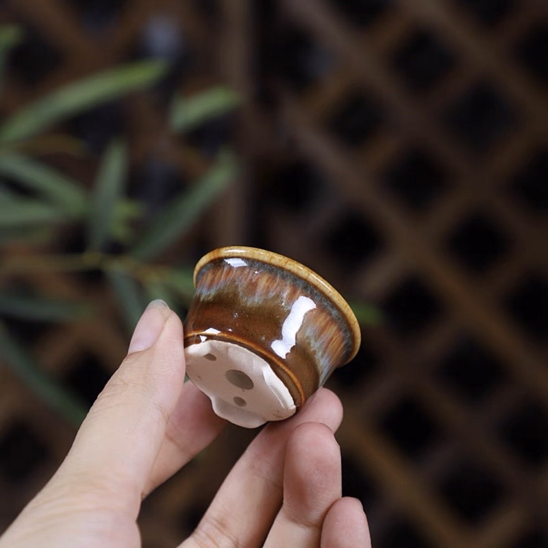 Chậu bonsai-Kích thước: cao: 2.8cm-lọt lòng 3.6cm-phủ bì: 4.6cm—lọt lòng chiều sâu: 2cm.