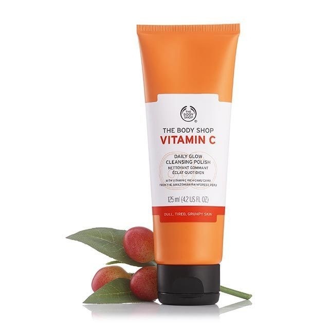 Sữa rửa mặt Vitamin C Daily Glow Cleansing Polish The Body Shop