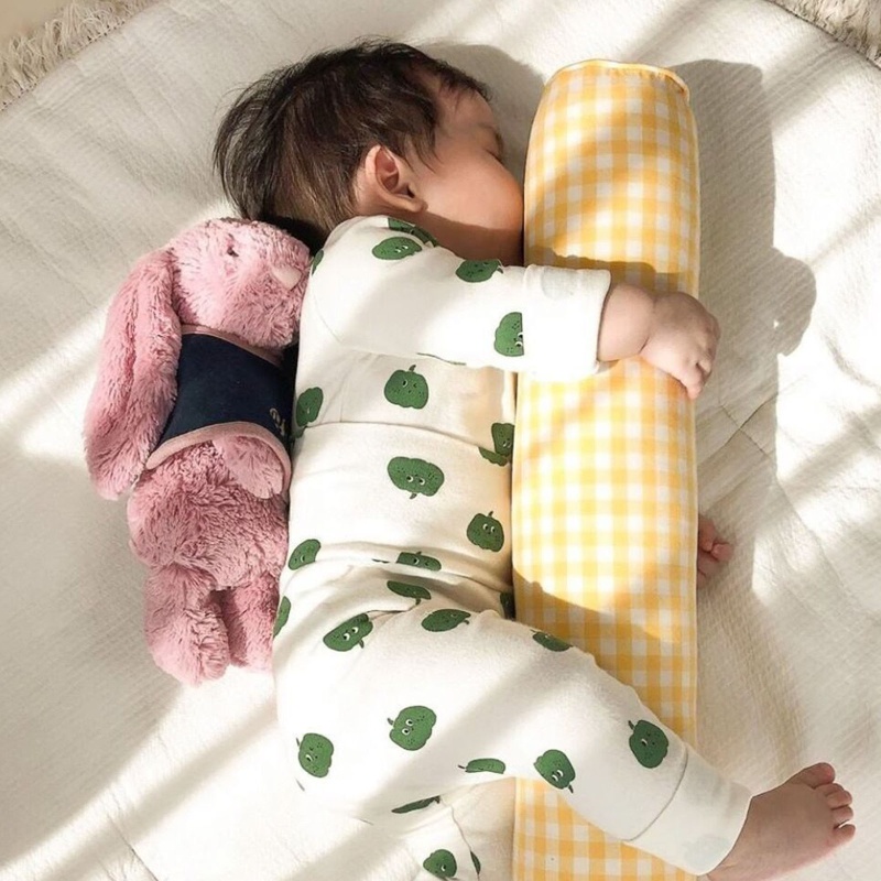 Gối Nằm Hình Trụ An Toàn Cho Bé Sơ Sinh
