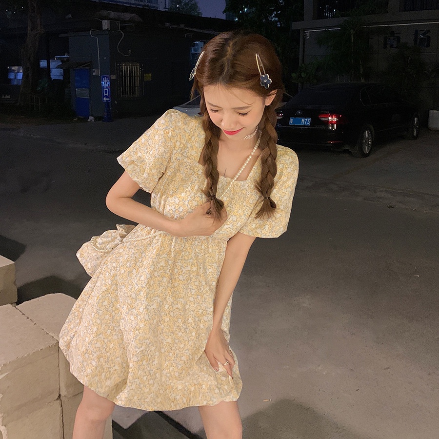 Đầm hoa tay phồng cổ vuông phong cách thời trang Pháp quý phái dành cho nữ