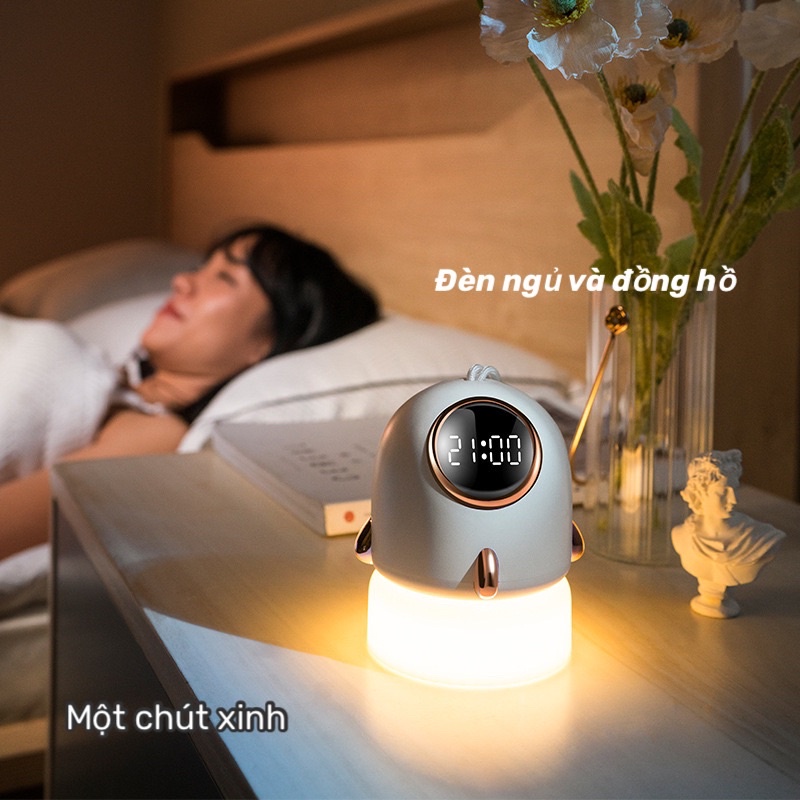 Đèn ngủ chiếu hình bầu trời sao kiêm đồng hồ để bàn, đèn decor  tàu vũ trụ bản 2022 - Một chút xinh