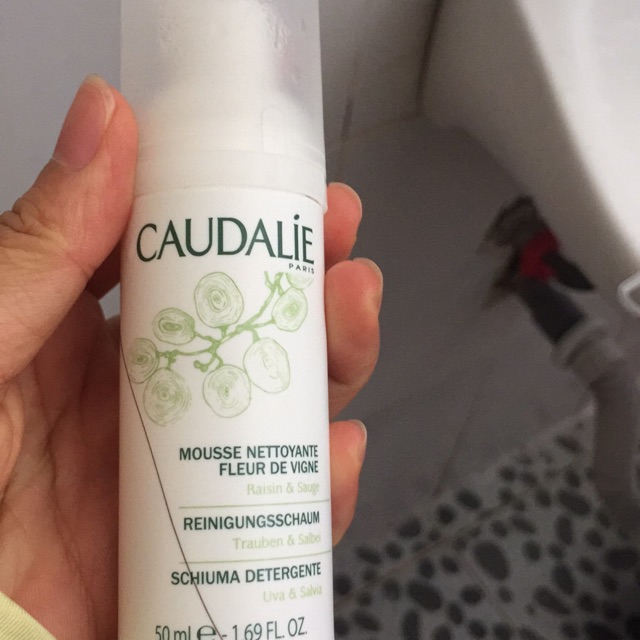 Sữa rửa mặt claudie