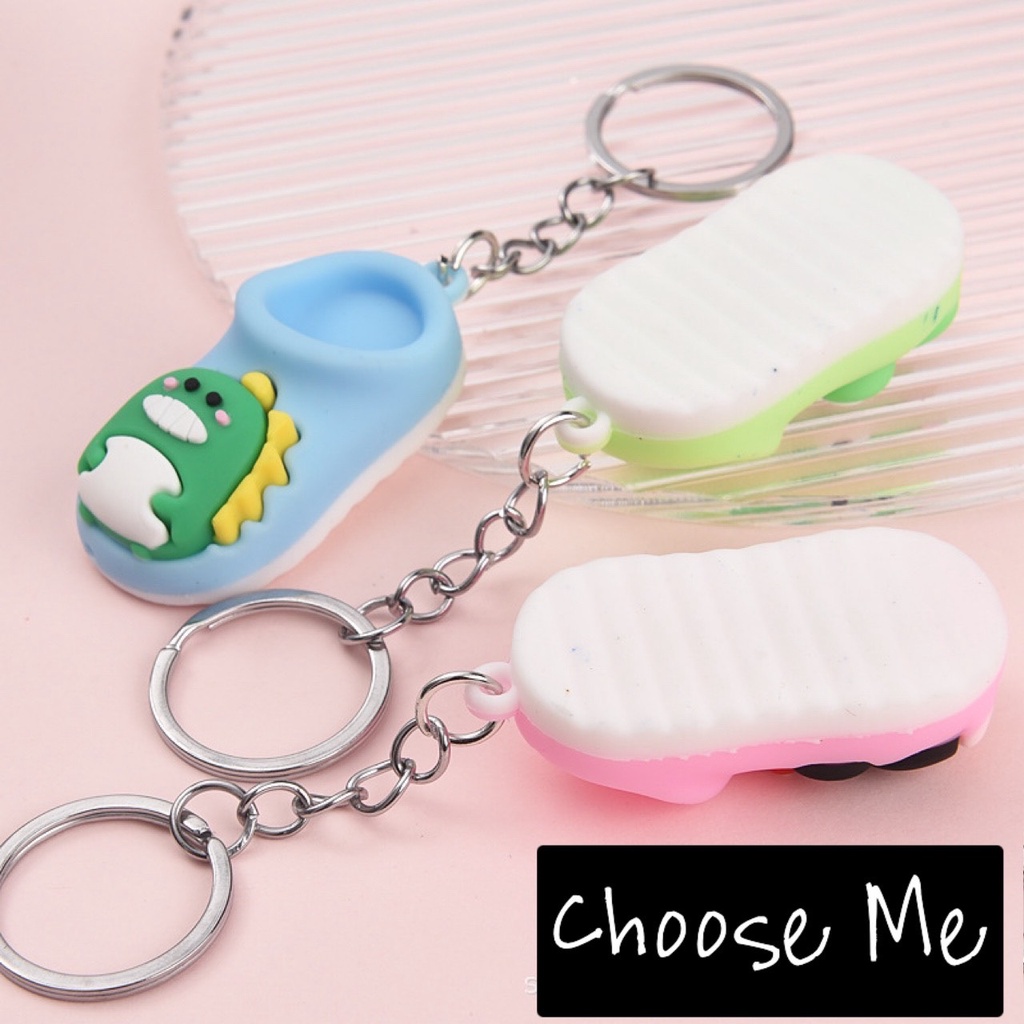 Móc khoá chiếc dép hoạt hình _  cute treo balo, quà tặng