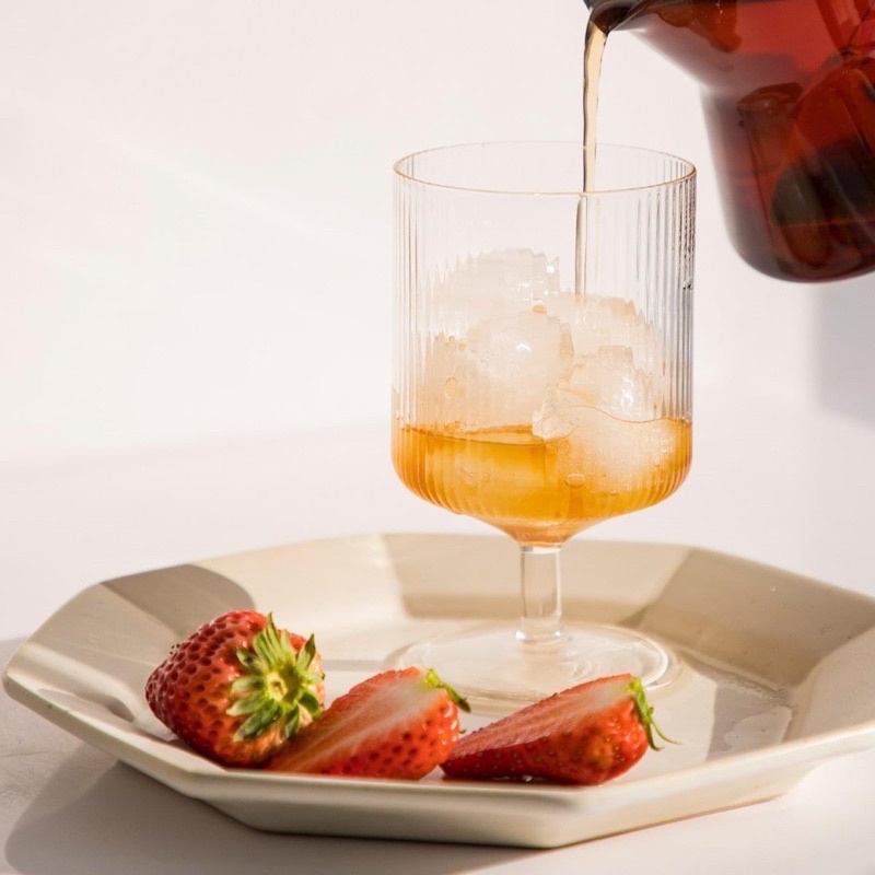 Ly thuỷ tinh có chân Goblet đựng kem hoa văn sọc 270ml