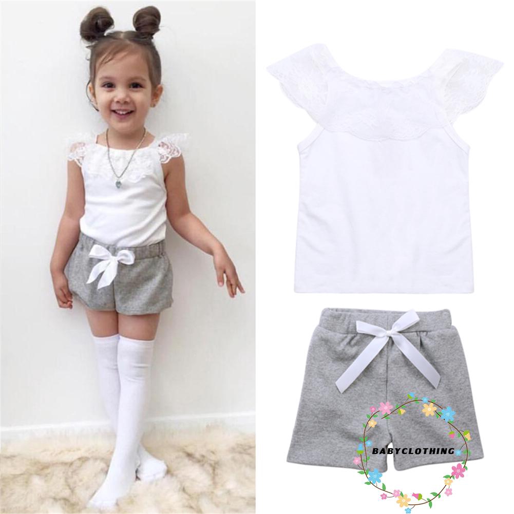 Bộ trang phục 2 món gồm áo tay ngắn phối ren và quần short xinh xắn cho bé gái