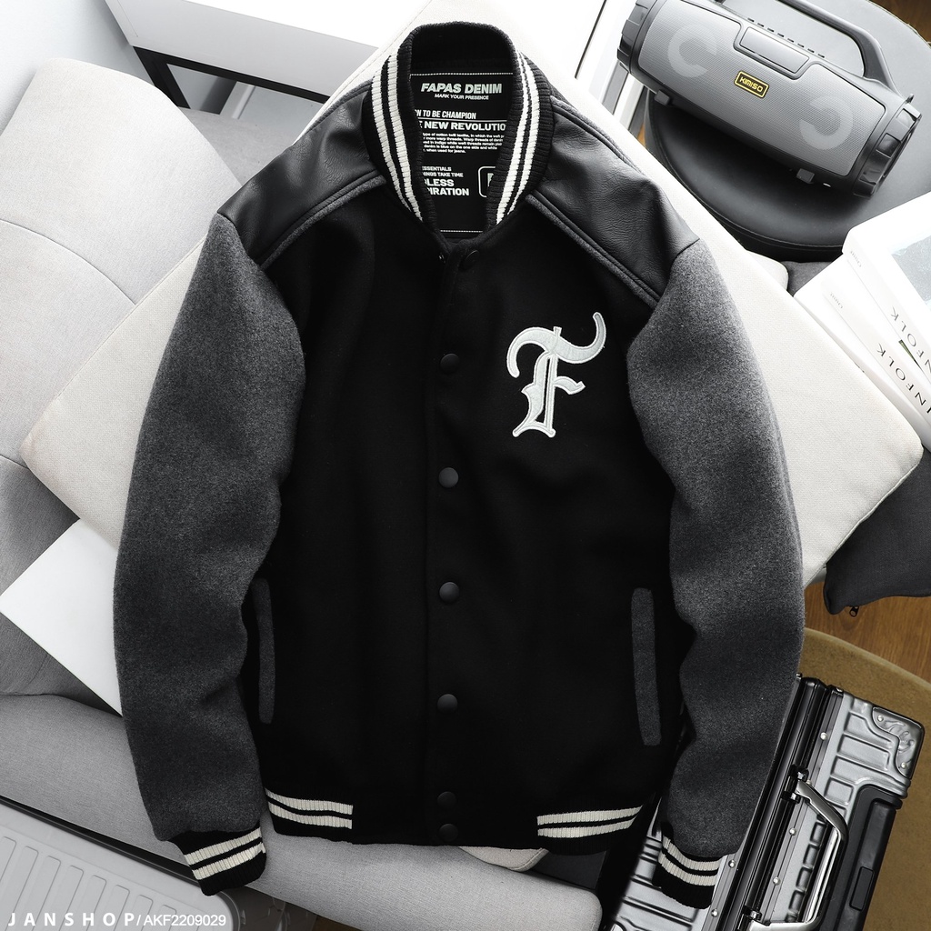 Áo khoác bomber tiết logo 2 mặt dc thêu nổi phá cách cùng các chi tiết sắc xảo giúp tăng thêm vẻ bảnh bao