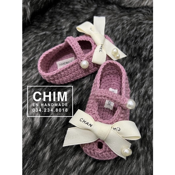 Búp bê hồng nơ trắng