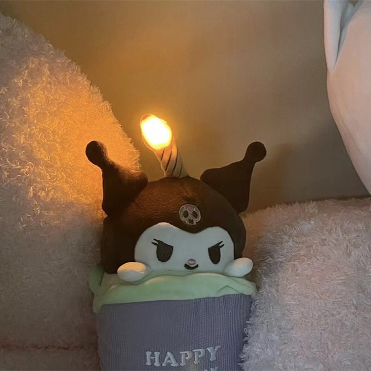 Nhấn để hát!GẤU BÔNG SANRIO SINH NHẬT PHÁT SÁNG VÀ NHẠC HAPPY BIRTHDAY QUÀ TẶNG Ca hát Hình dạng bánh sinh nhật Đồ chơi KUROMI, CINNAMOROLL, MELODY, PURIN Con chó nhồi bông Búp bê Quà tặng sinh nhật