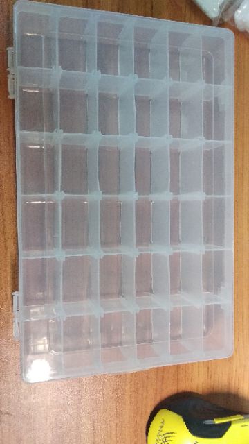 Hộp đựng chỉ thêu