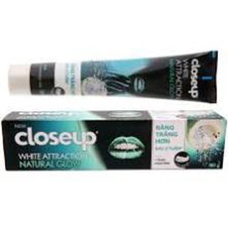 Kem đánh răng Closeup trắng răng dừa than hoạt tính 180g