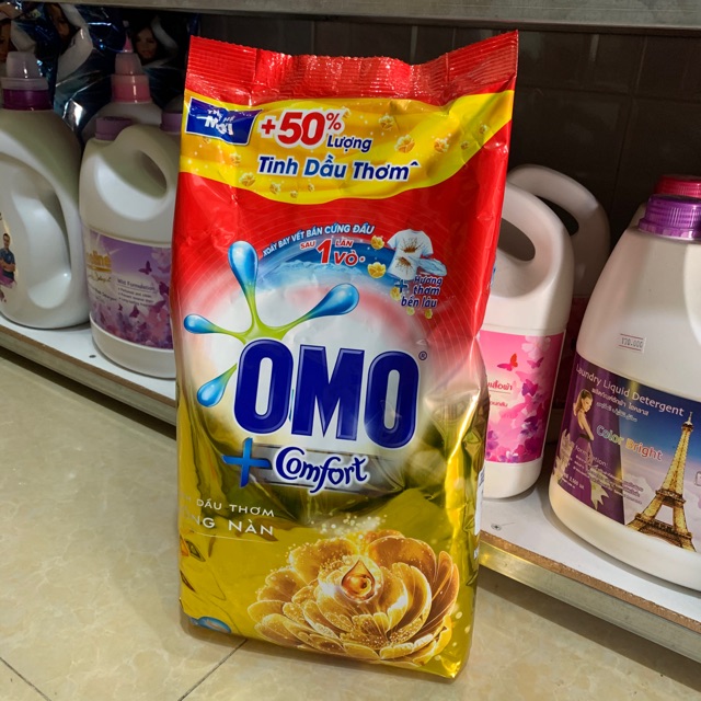 Bột giặt OMO Comfort tinh dầu thơm, bịch 5,5 Kg