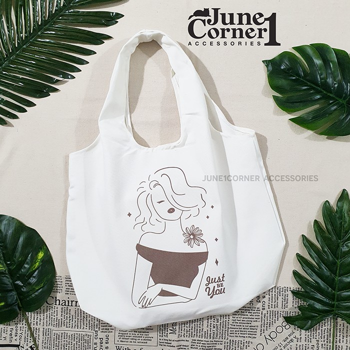 BST TÚI BEAUTY TOTE IN HỌA TIẾT GIRLS JUST BE YOU