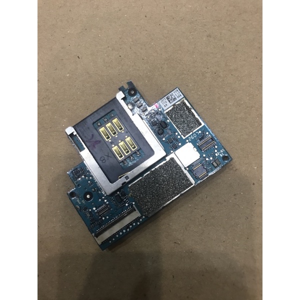 main sống iphone 2g