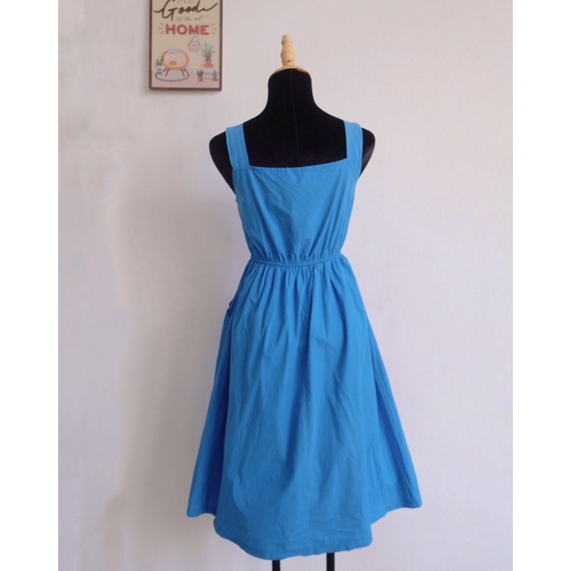 Đầm dài xanh dương không tay