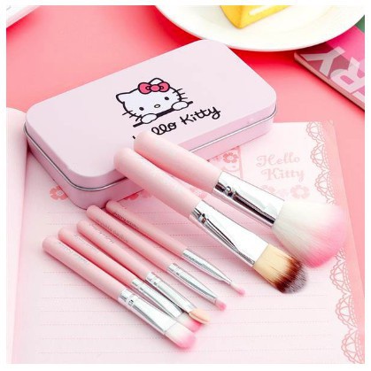 Bộ 7 Cọ Trang Điểm Hello Kitty Full Hộp Thiếc An Toàn