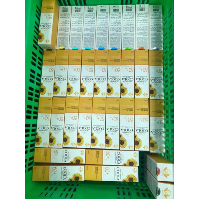 xịt chống nắg  suncream coola 60ml [hàng chuẩn] | BigBuy360 - bigbuy360.vn