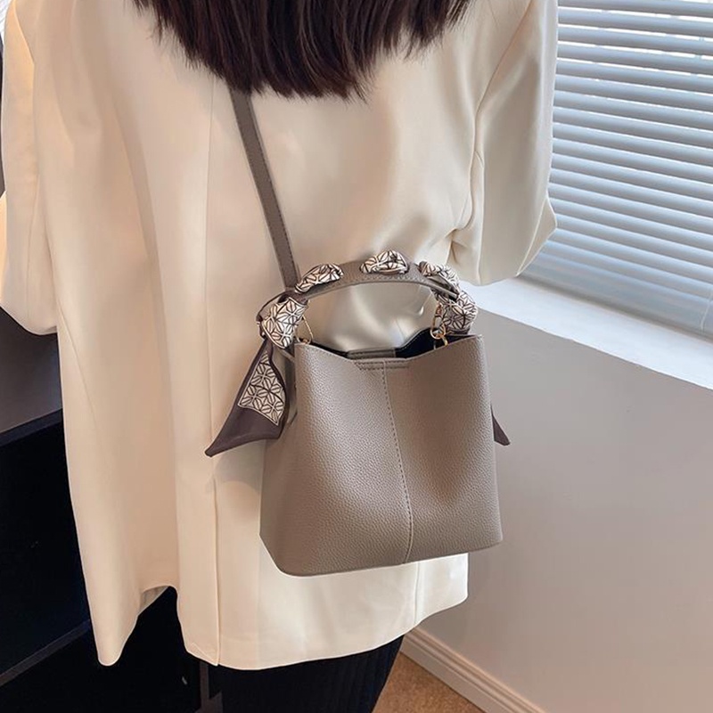 Túi xách IELGY kiểu xô phối lụa phong cách cổ điển thời trang cho nữ