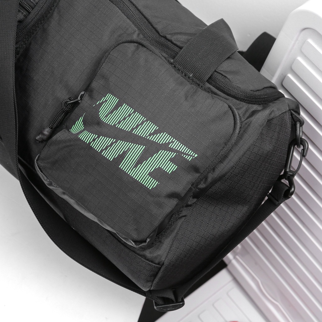 Túi trống du lịch/Túi tập Gym Training Poly thể thao chất liệu chống thấm nước, có ngăn đựng riêng đồ ướt, đồ tập