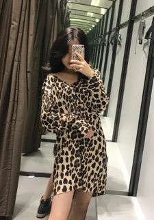 Váy sơ mi hoạ tiết da báo zara