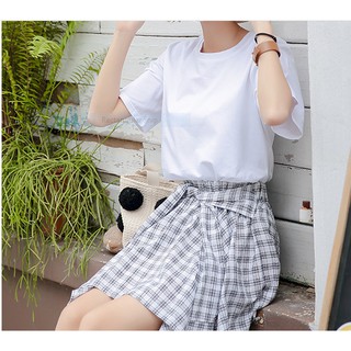Áo thun trắng lưng hoa