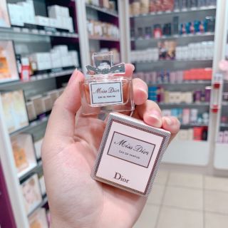 Nước hia miss dior mini 5ml