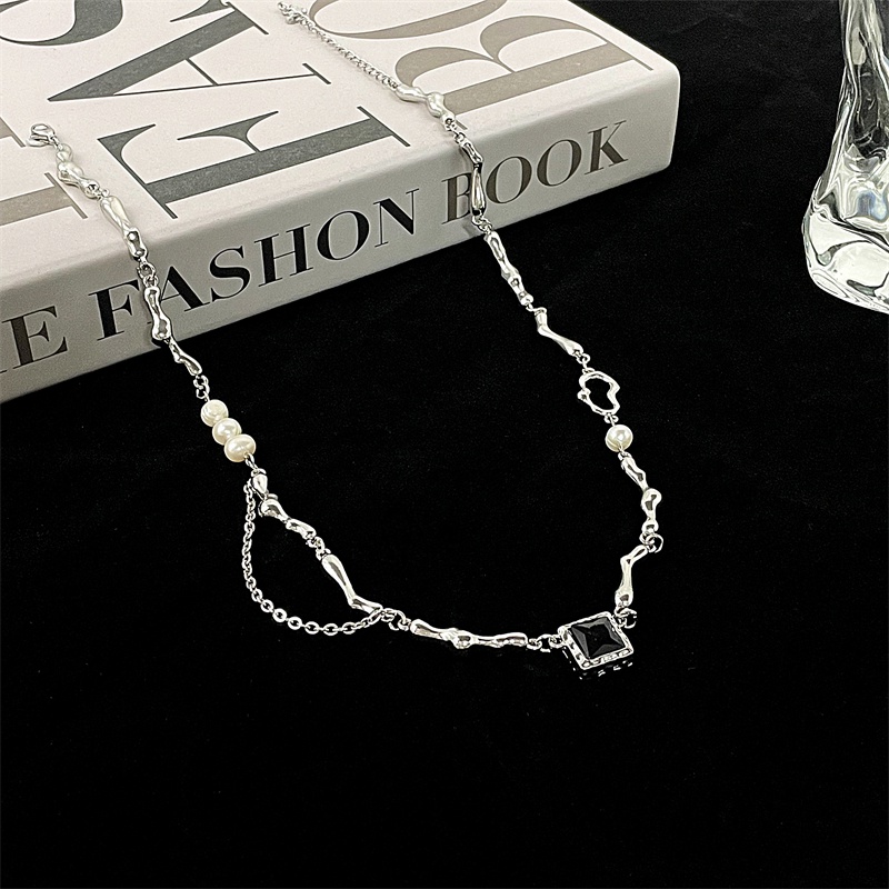 Vòng cổ Màu Đen Đính Ngọc Trai Thiết Kế Không Đều Cao Cấp Thời Trang