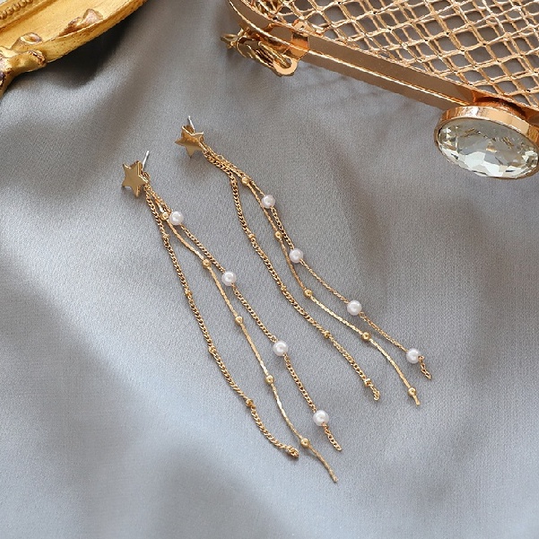 Khuyên tai tua rua dài phong cách Hàn Quốc